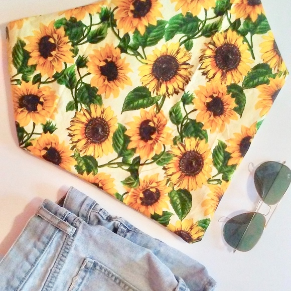 Tops - SUNFLOWER BANDANA TUBE TOP!